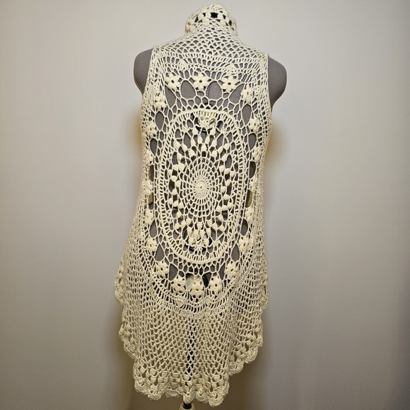 Custom Made creamy white acrylic sleeveless crochet cardigan size M US - Picture 4 of 5